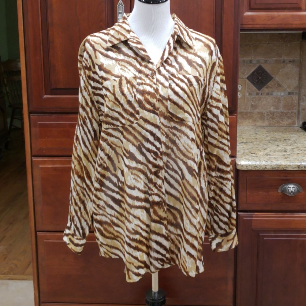 Liz Claiborne Lizsport button-up blouse